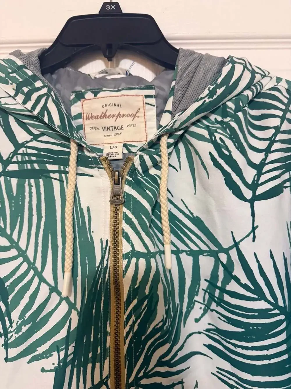 Weatherproof Vintage Men's Green Leaf Print Lightweight Zip-Up Hooded Jacket